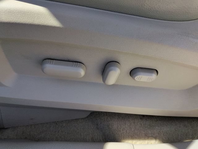 Used 2013 Lincoln MKX FWD w/ Wood Pkg image 16