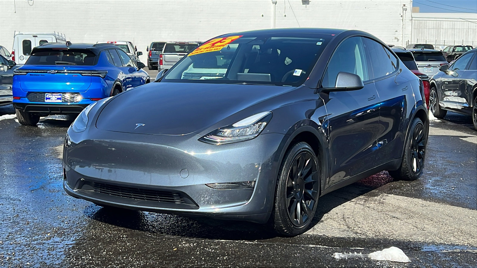 Used 2023 Tesla Model Y Long Range AWD/4WD image 1