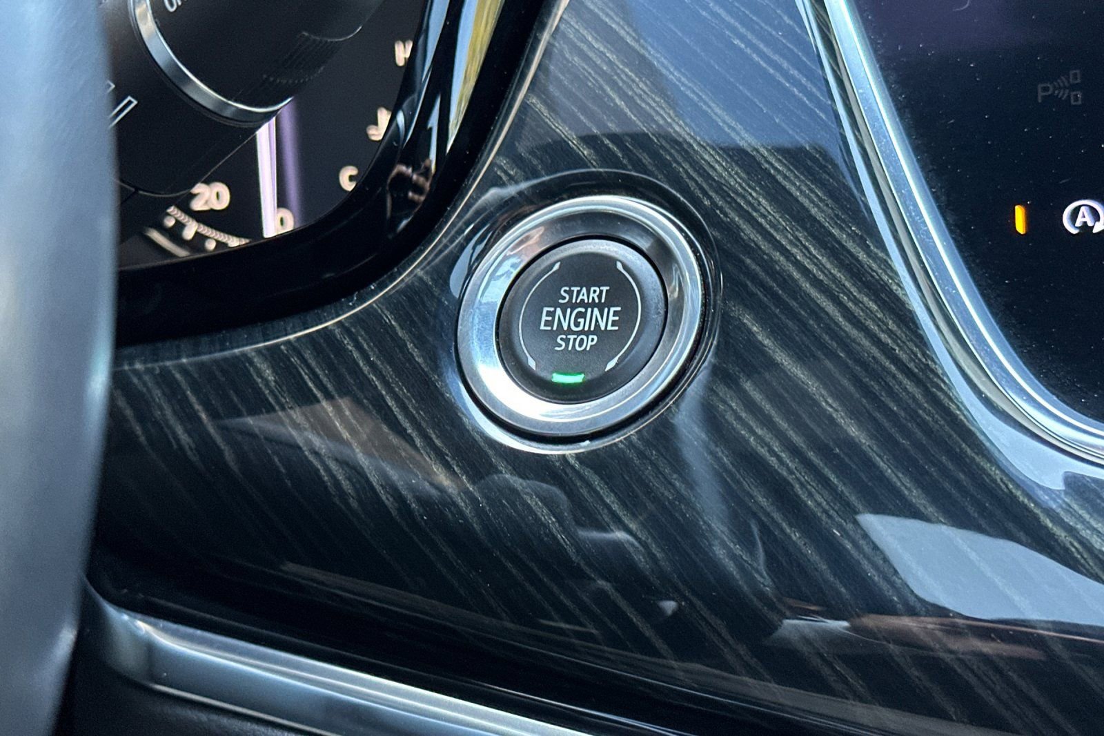 Used 2020 Cadillac XT6 Premium Luxury image 24
