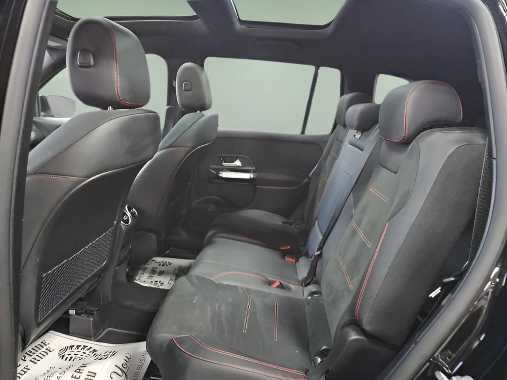 Used 2022 Mercedes-Benz GLB 250 4MATIC w/ AMG Line image 10