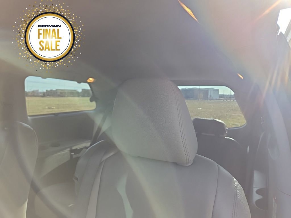 Used 2017 Toyota Sienna XLE image 19