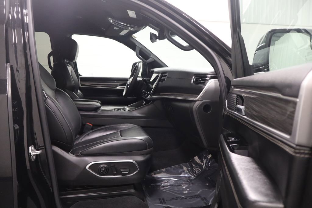 Used 2022 Jeep Wagoneer Series II image 16