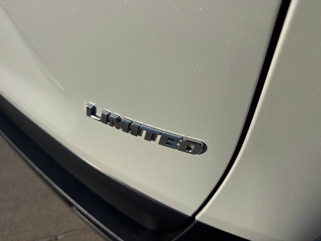 Used 2022 Toyota RAV4 Limited FWD image 4