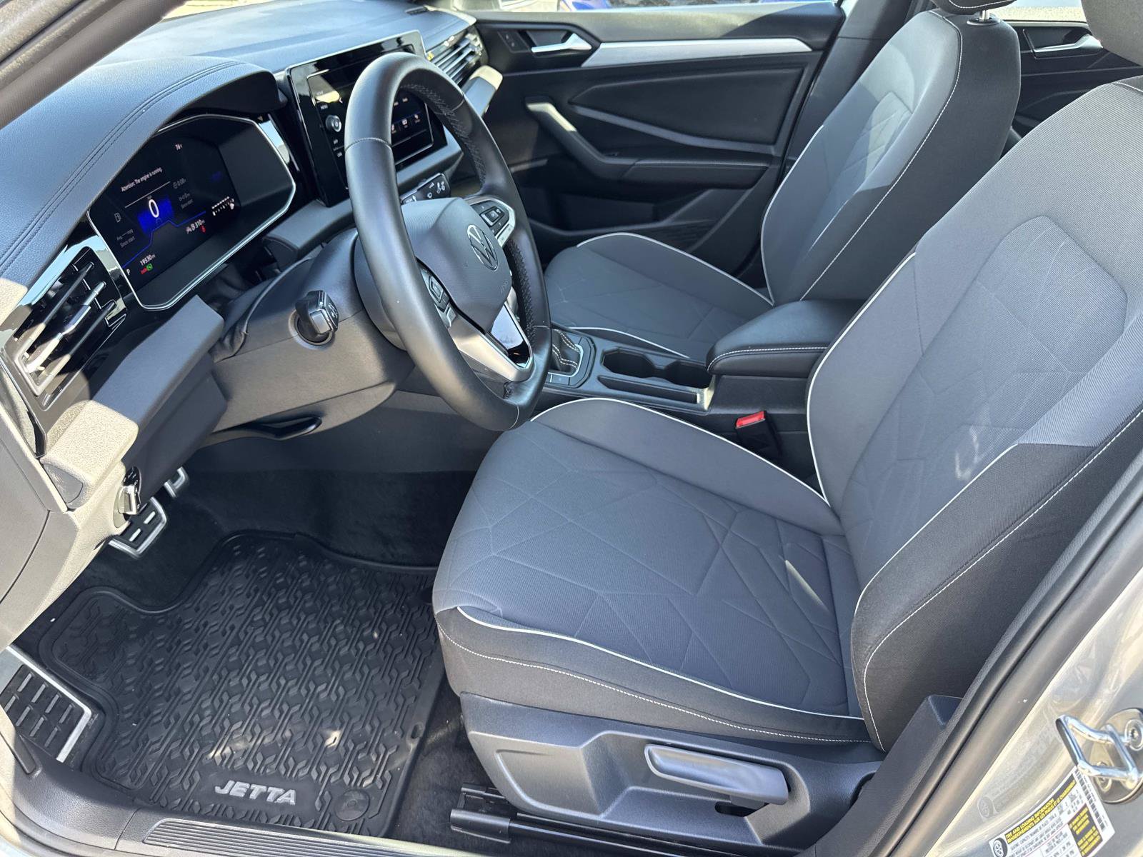 Certified 2025 Volkswagen Jetta Sport FWD image 22