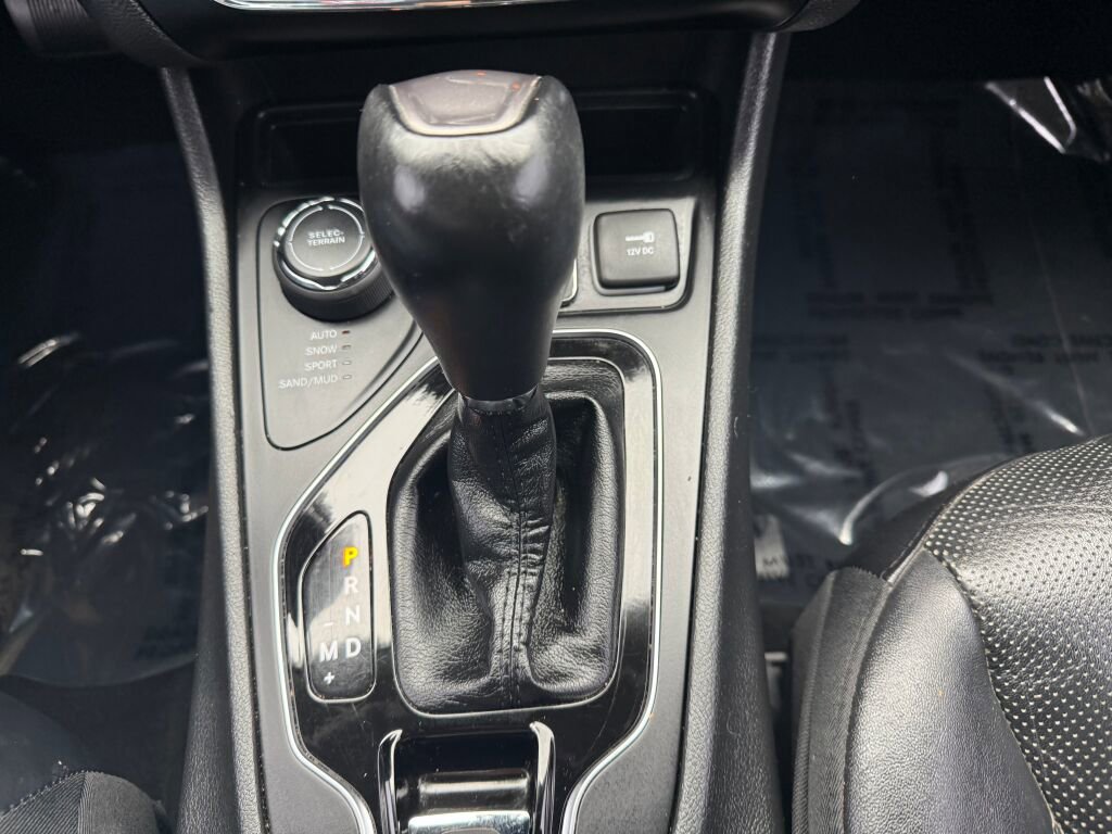 Used 2019 Jeep Cherokee Limited AWD/4WD image 20