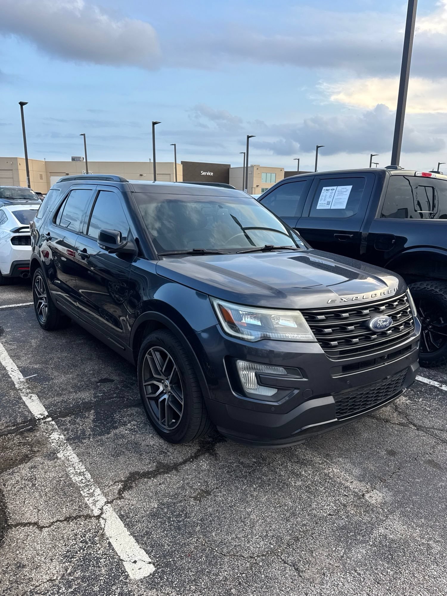 Used 2017 Ford Explorer Sport w/ Equipment Group 401A AWD/4WD image 2