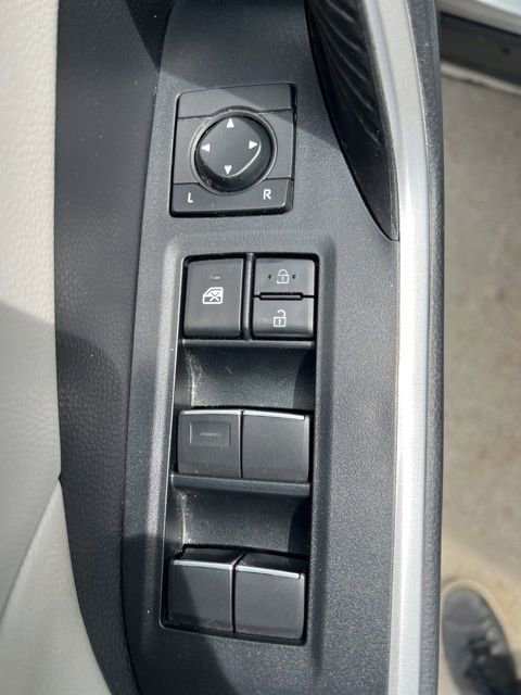 Used 2019 Toyota RAV4 XLE Premium image 19