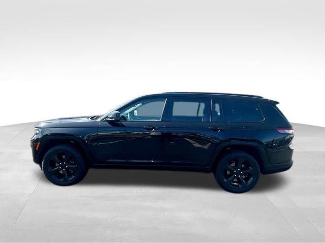 Used 2025 Jeep Grand Cherokee L Limited w/ Black Appearance Package image 5