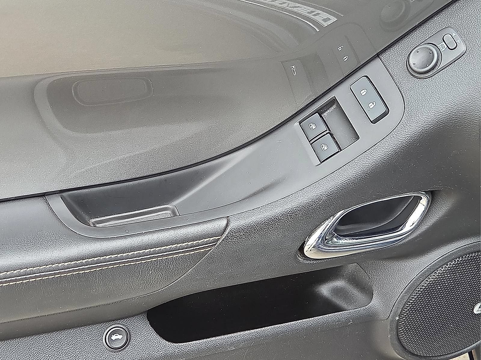 Used 2012 Chevrolet Camaro SS RWD image 13