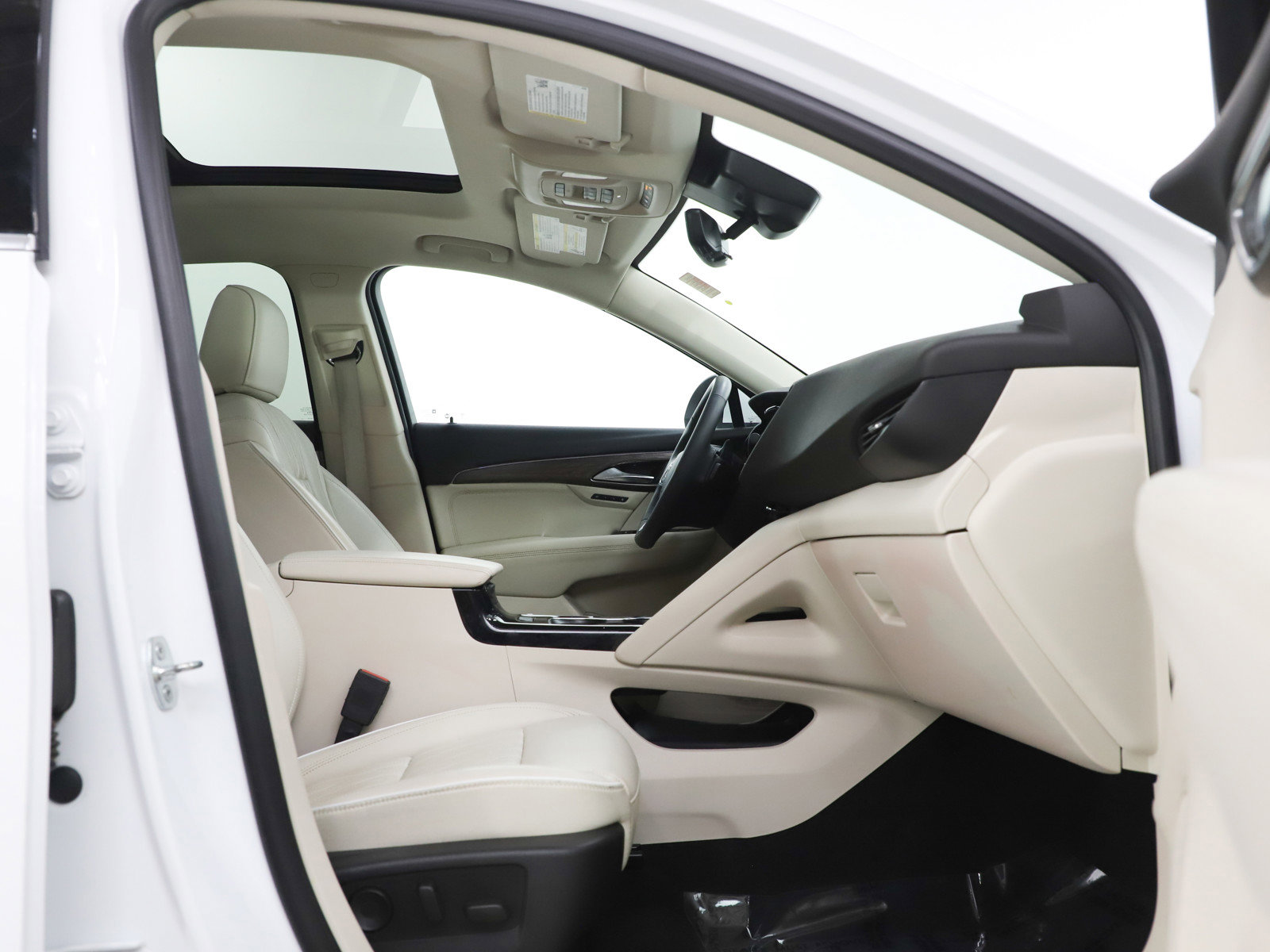 Used 2021 Buick Envision Avenir w/ Technology Package II image 11