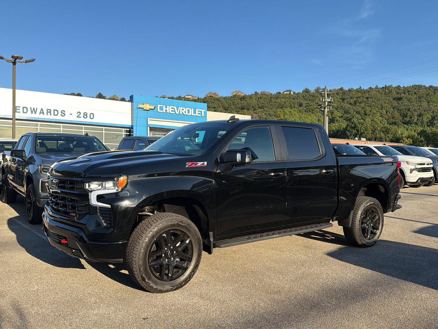Used 2026 Chevrolet Silverado 1500 LT Trail Boss w/ LT Trail Boss Premium Package AWD/4WD video 1