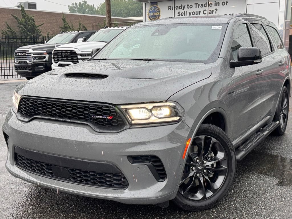 Used 2024 Dodge Durango R/T AWD/4WD image 3
