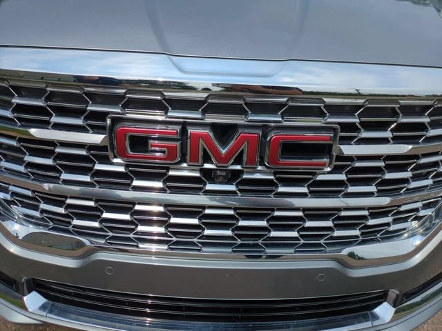 Used 2024 GMC Terrain Denali w/ Denali Premium Package AWD/4WD image 32
