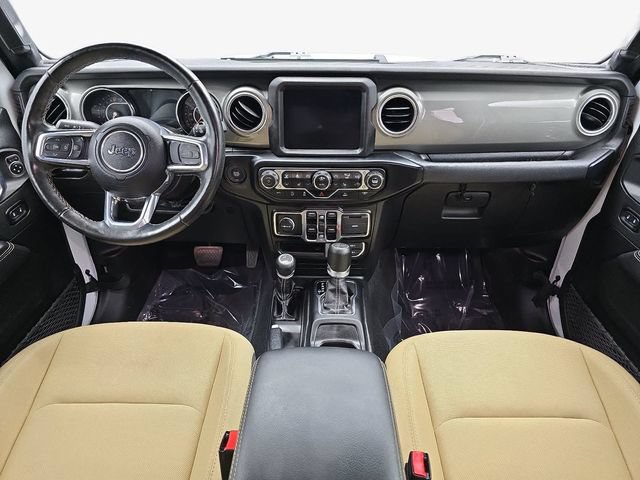 Used 2022 Jeep Wrangler Unlimited Sahara w/ Cold Weather Group AWD/4WD image 14