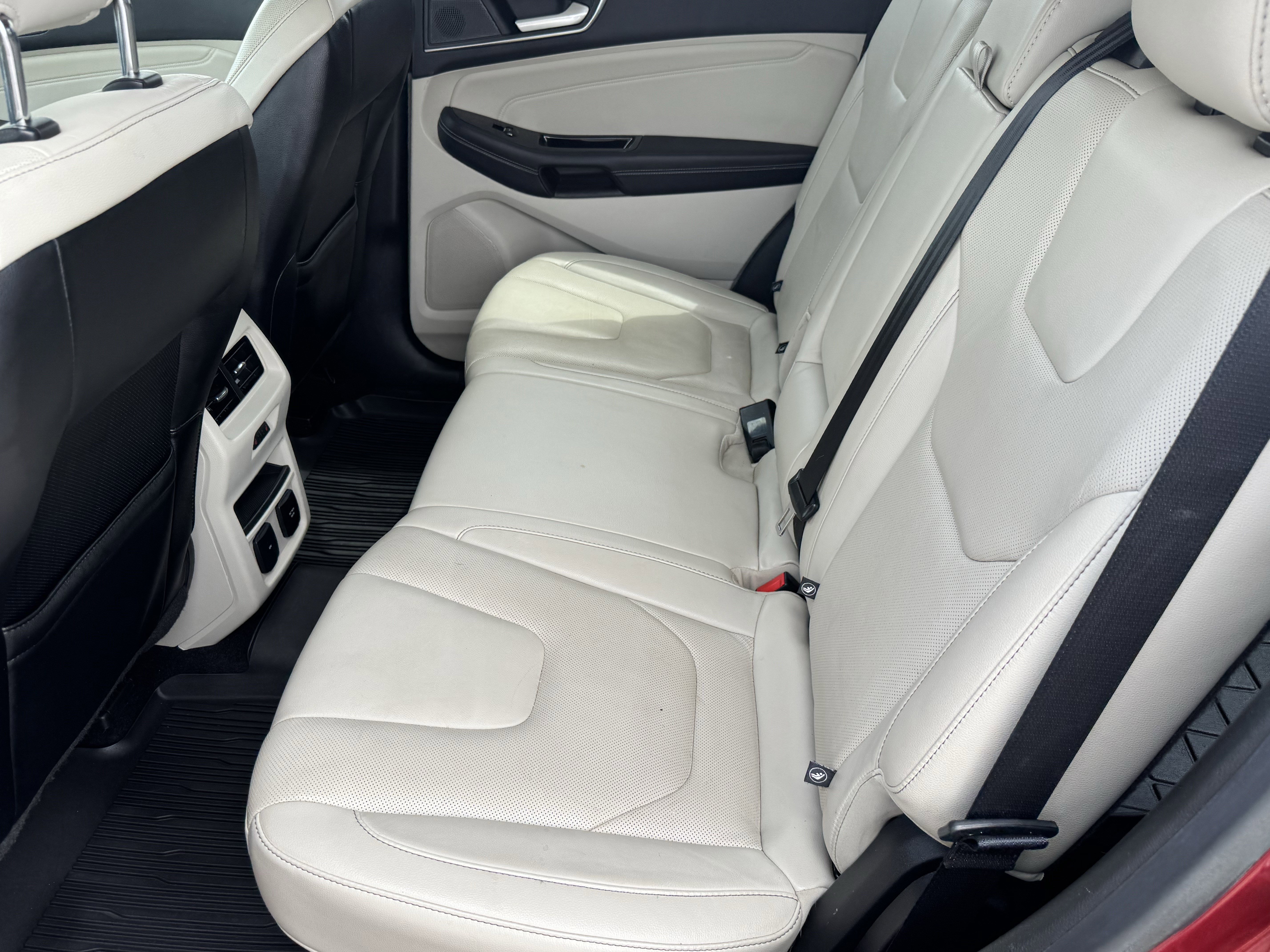 Used 2019 Ford Edge Titanium w/ Equipment Group 301A image 11