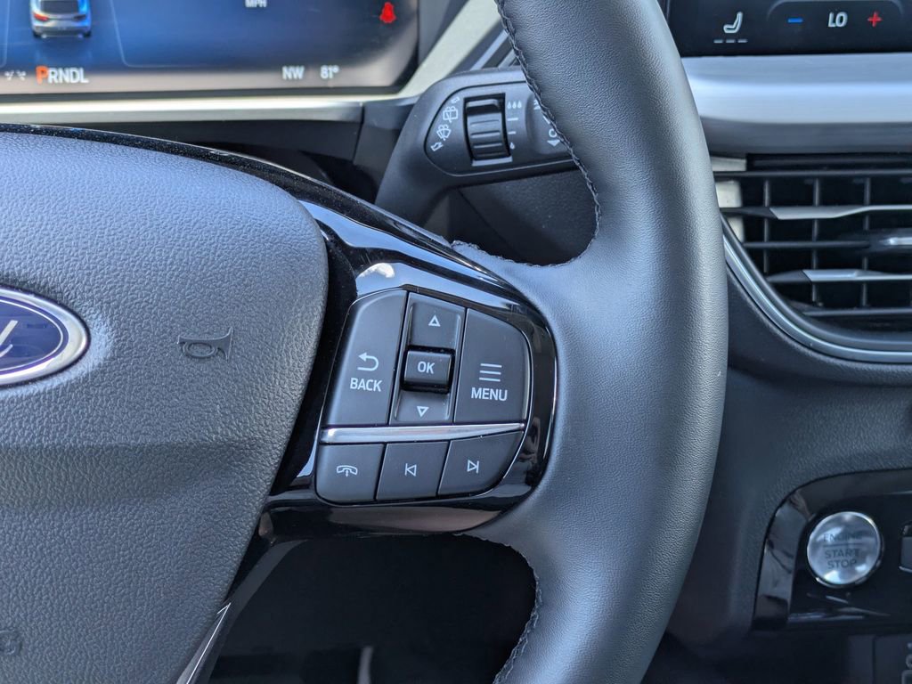 Used 2025 Ford Escape Platinum AWD/4WD image 17