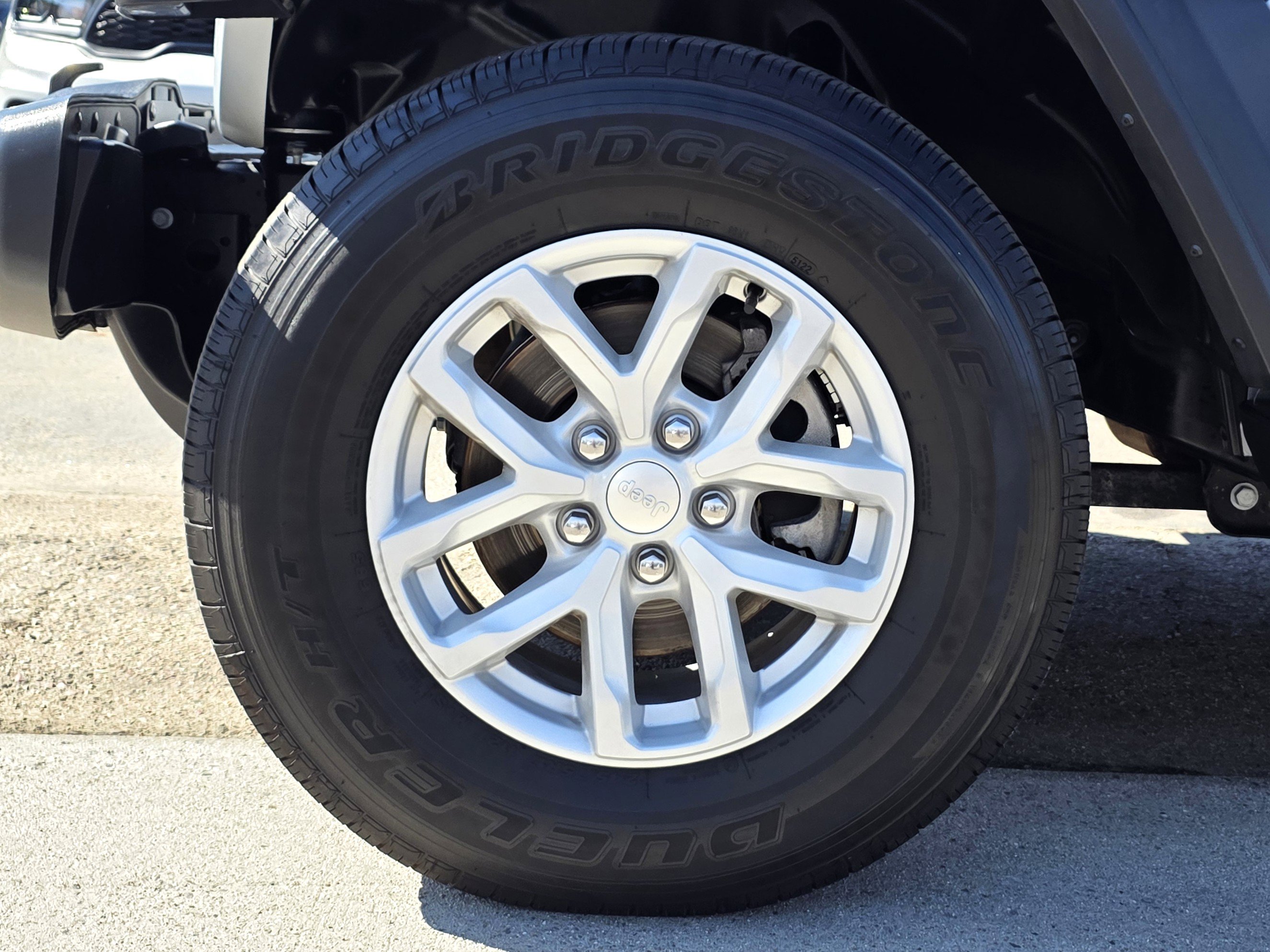 Certified 2023 Jeep Gladiator Sport image 9