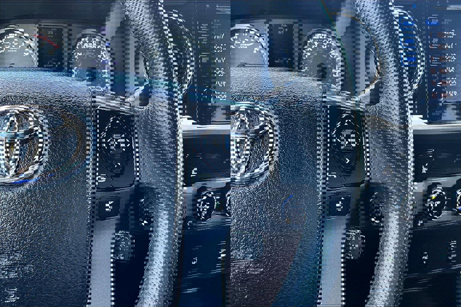 Used 2016 Toyota Tacoma TRD Sport w/ Towing Package image 20