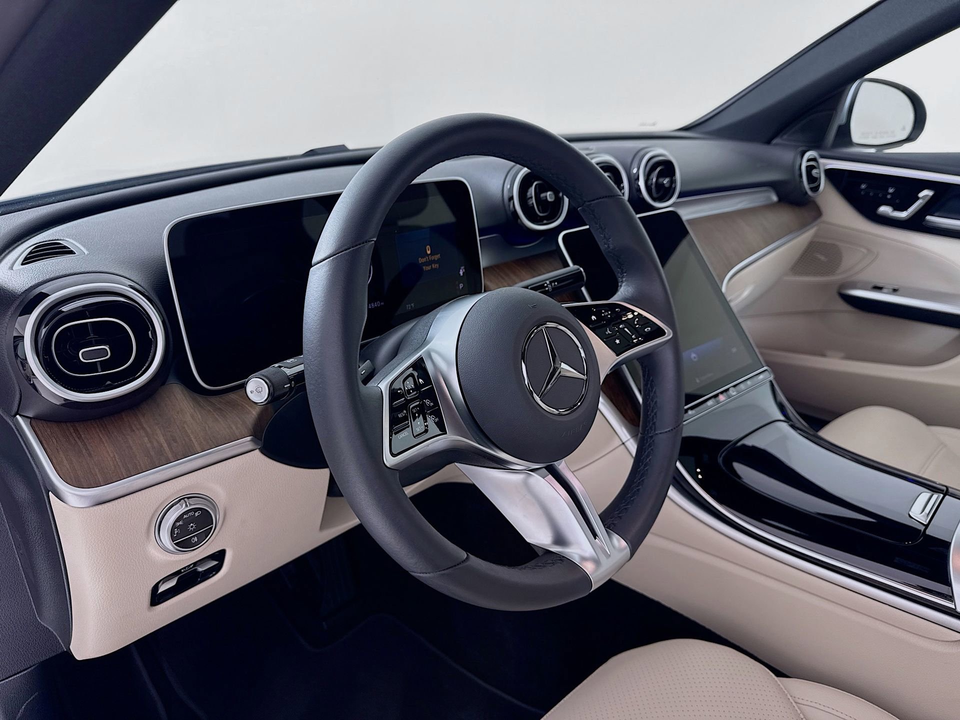 Used 2025 Mercedes-Benz C 300 Sedan image 10