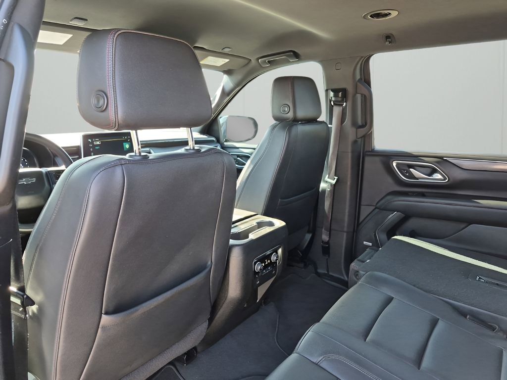 Used 2022 Chevrolet Suburban RST w/ Luxury Package RWD image 19