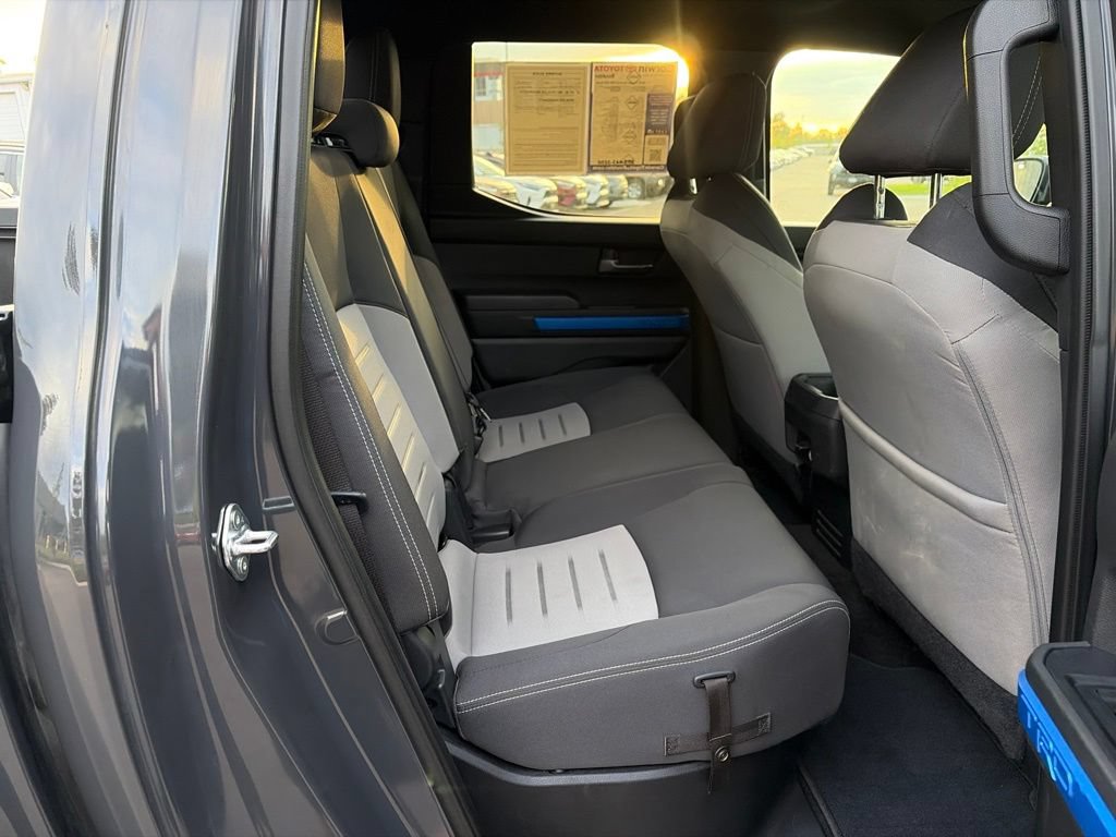 Used 2025 Toyota Tacoma TRD Off-Road AWD/4WD image 15
