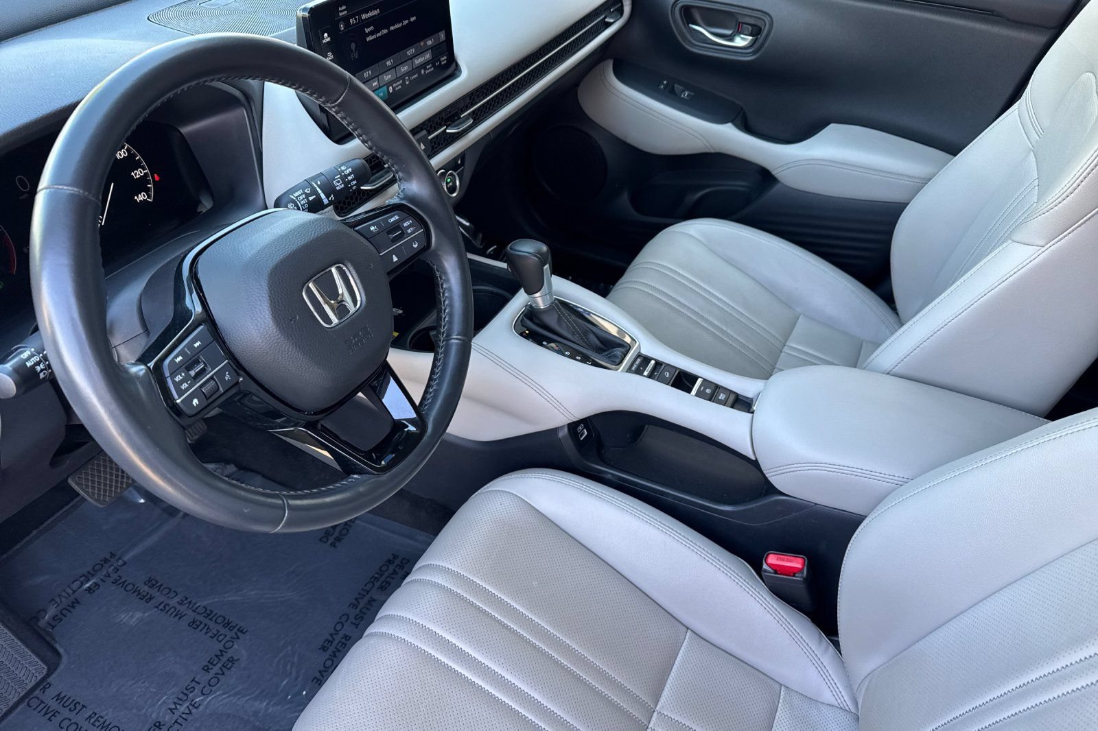 Used 2023 Honda HR-V EX-L image 10
