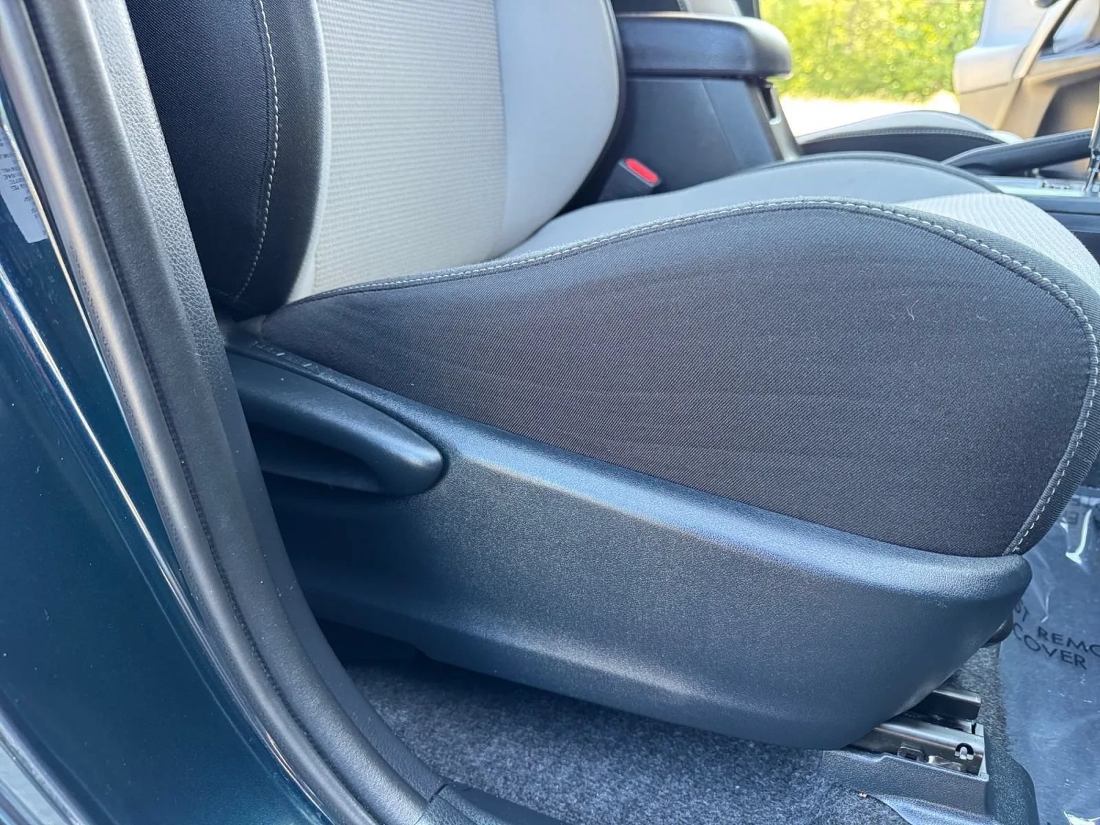Used 2018 Toyota RAV4 XLE AWD/4WD image 22