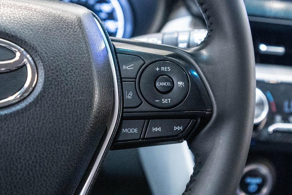Used 2024 Toyota Venza LE AWD/4WD image 19