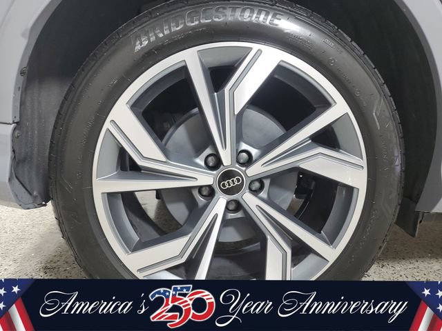 Used 2023 Audi Q4 e-tron Prestige AWD/4WD image 5
