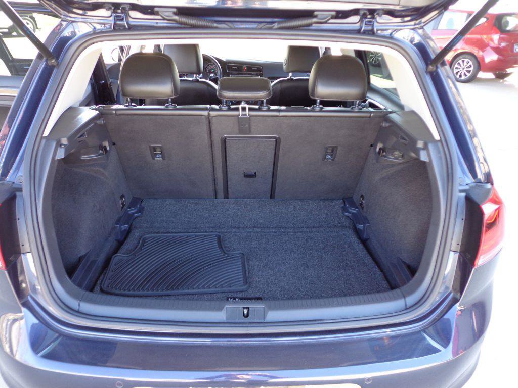 Used 2017 Volkswagen Golf 4-Door image 21