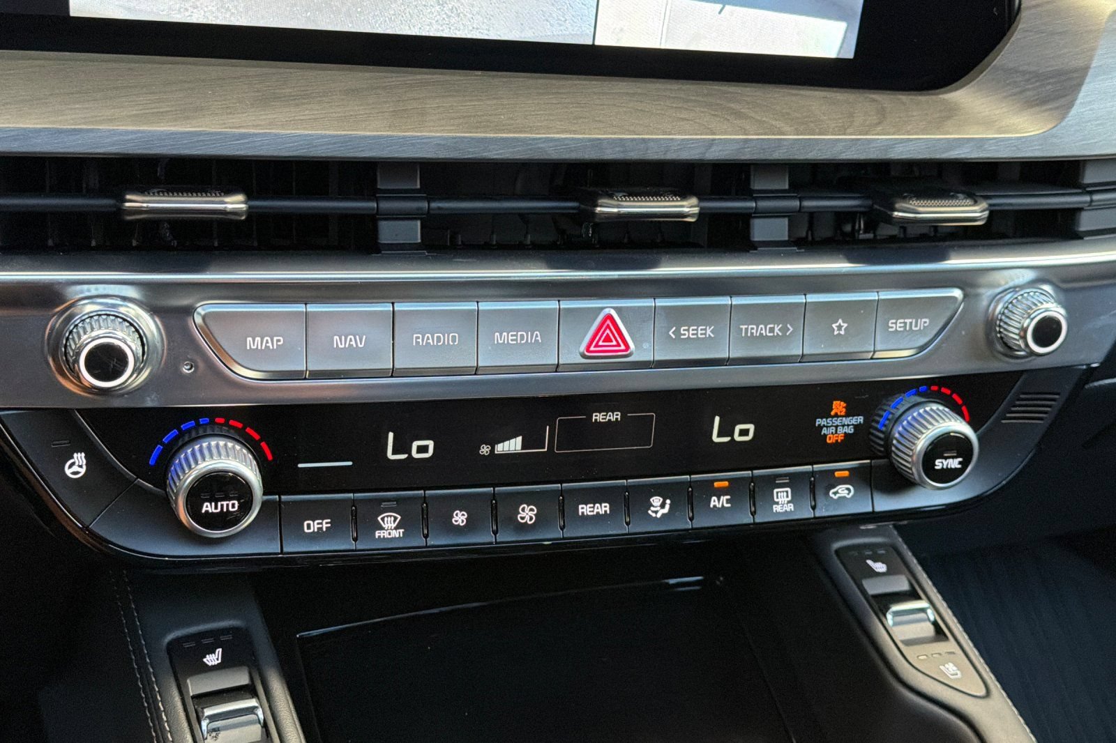 Used 2025 Kia Telluride SX X-Line AWD/4WD image 24