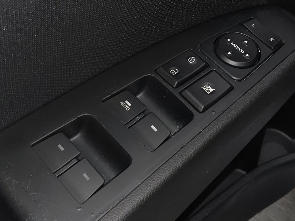 Used 2018 Hyundai Elantra Value Edition image 27