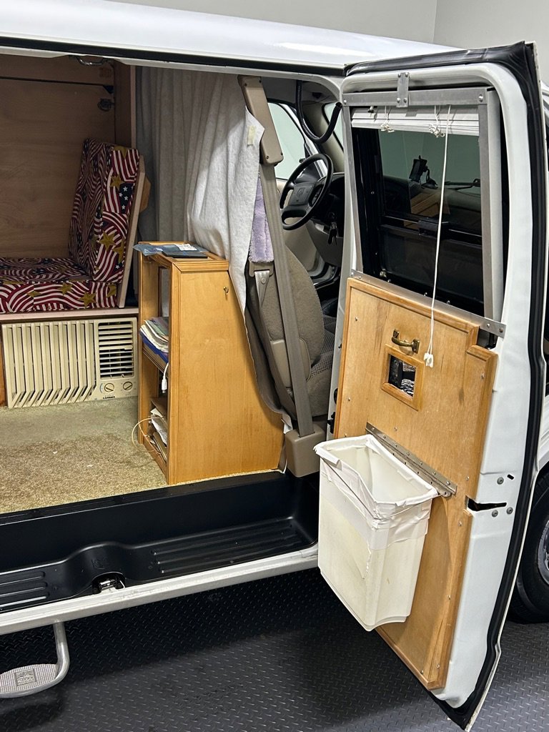 Used 2001 Dodge B3500 image 12