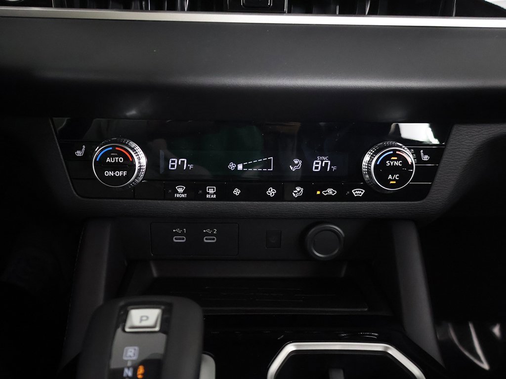 New 2025 Mitsubishi Outlander SE image 49