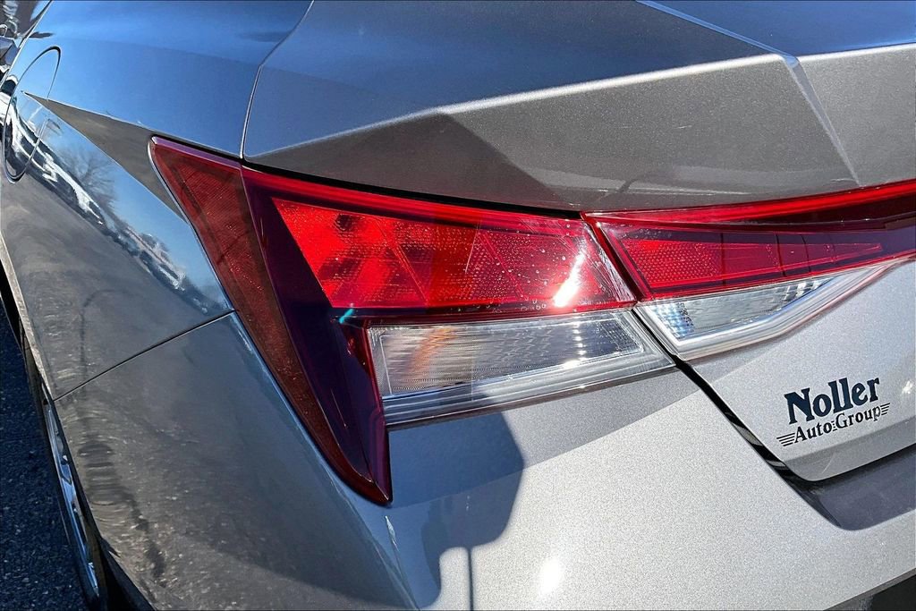 Used 2024 Hyundai Elantra SE image 30