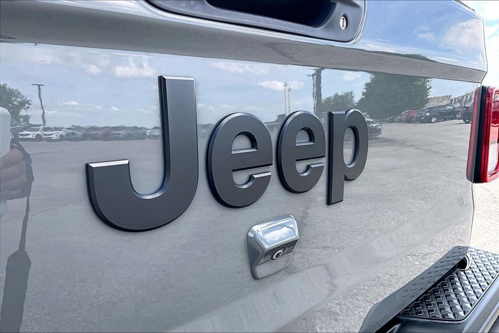 Used 2023 Jeep Gladiator Willys image 43
