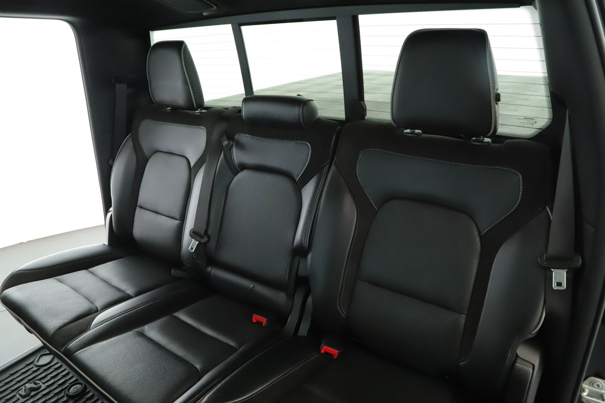 Used 2024 RAM 1500 Laramie AWD/4WD image 6