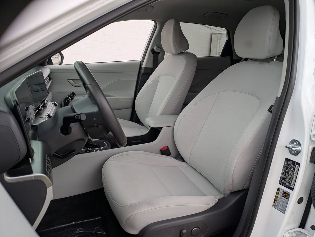 Used 2025 Hyundai Kona SEL FWD image 39