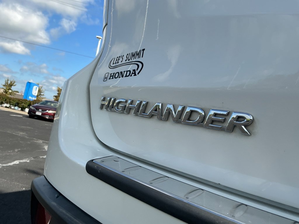 Used 2019 Toyota Highlander XLE AWD/4WD image 12