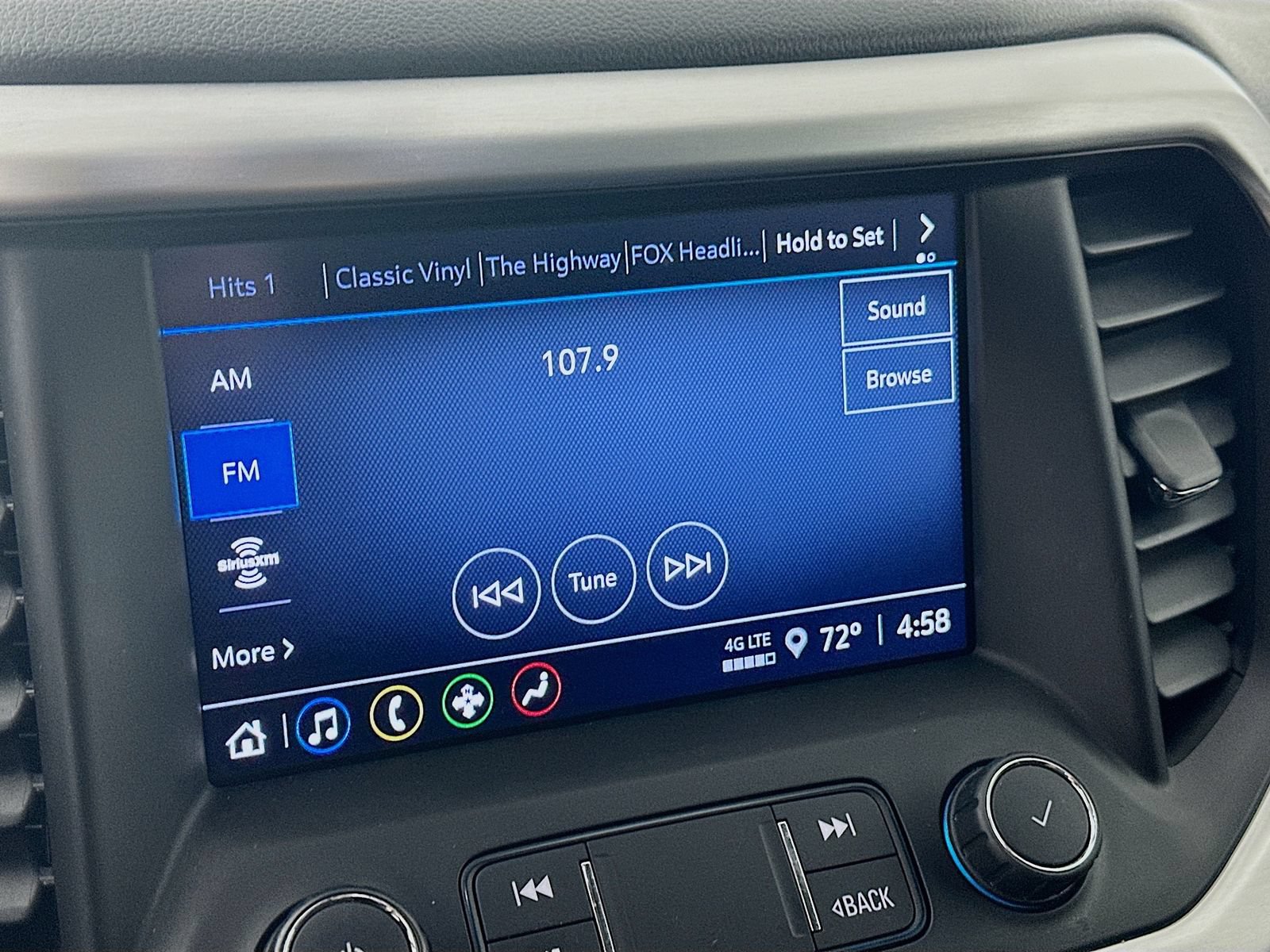 Used 2021 GMC Acadia SLE w/ Driver Convenience Package FWD image 24