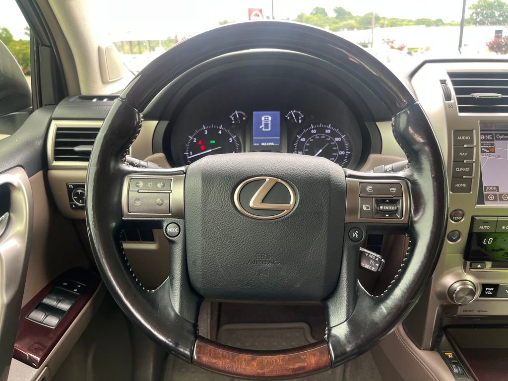 Used 2017 Lexus GX 460 Premium AWD/4WD image 25