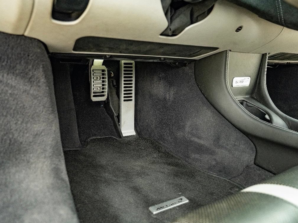 Used 2017 McLaren 570S RWD image 43