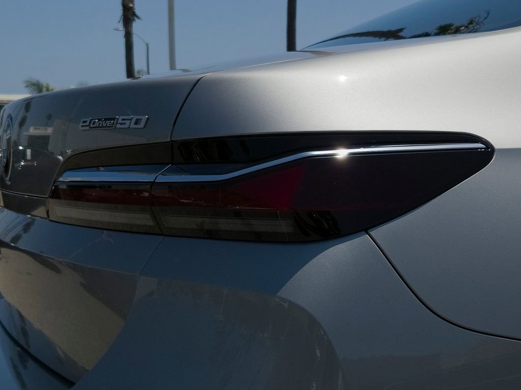 New 2026 BMW i7 eDrive50 w/ Executive Package RWD image 4
