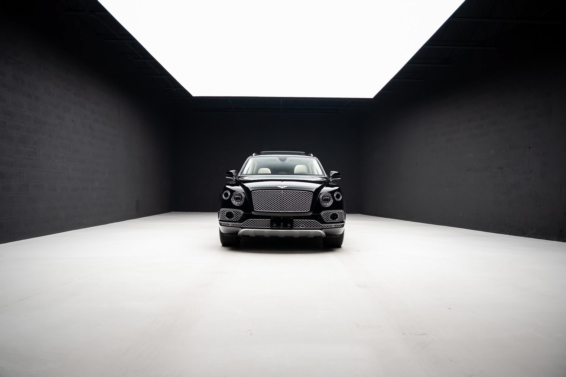 Used 2018 Bentley Bentayga AWD/4WD image 84