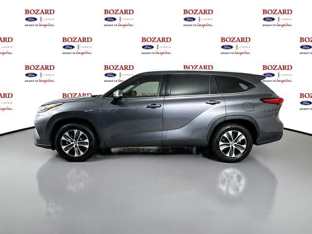 Used 2022 Toyota Highlander XLE image 5