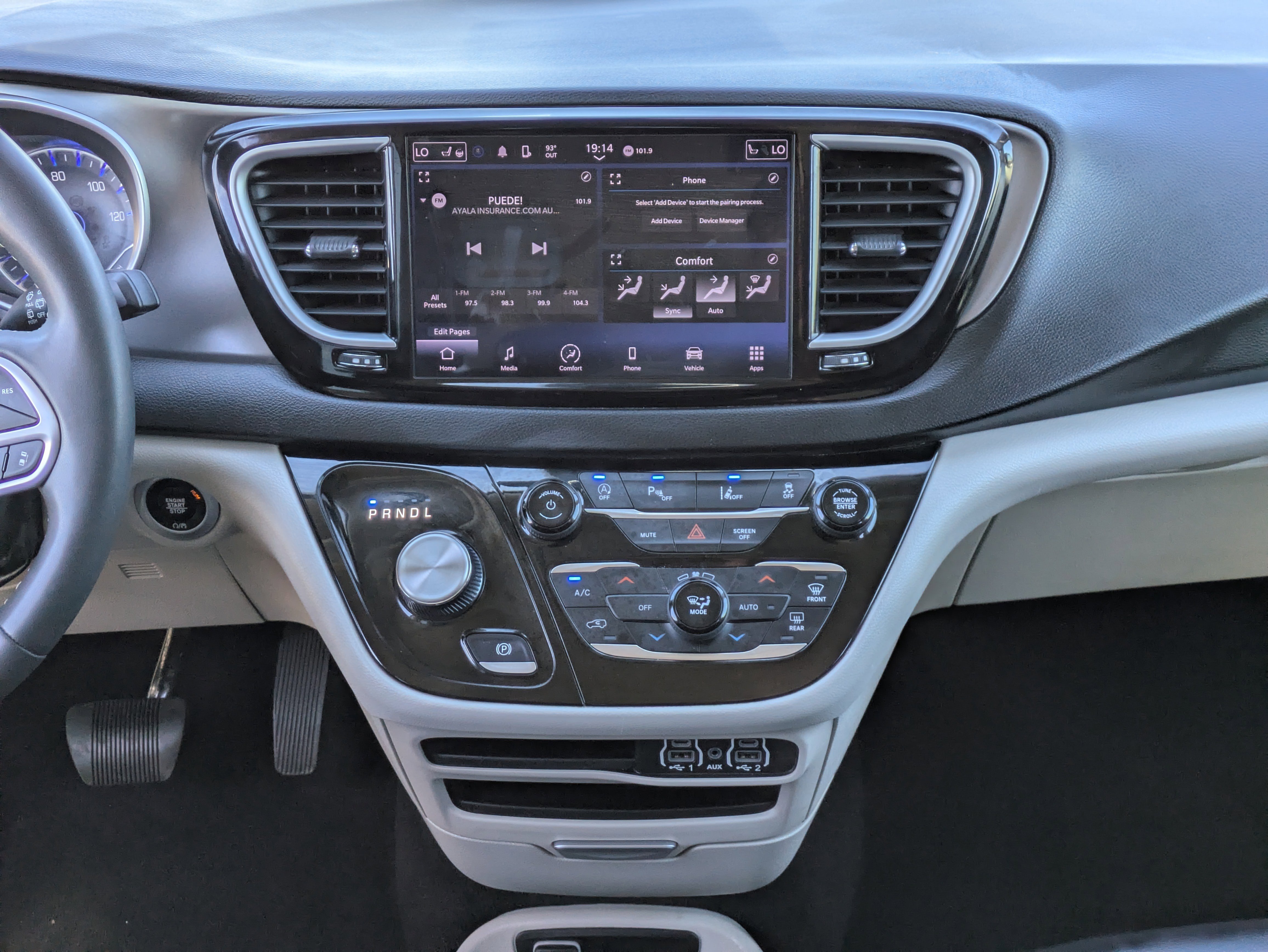 Used 2023 Chrysler Pacifica Touring-L FWD image 18