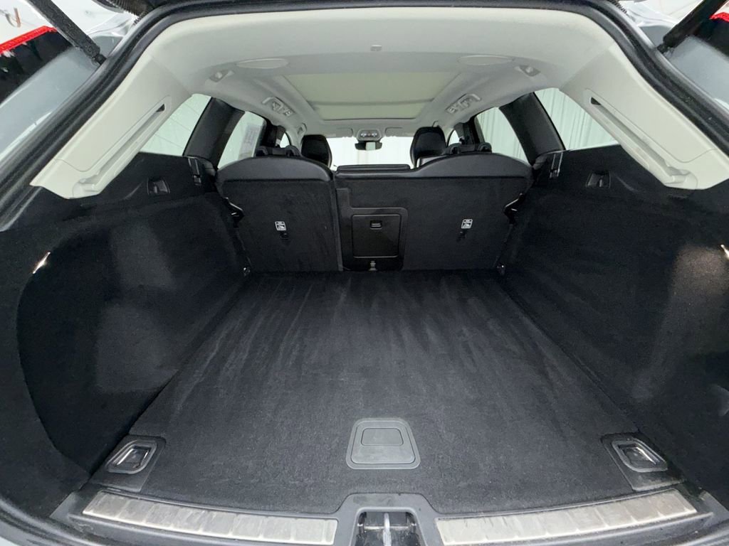 Certified 2024 Volvo XC60 B5 Plus w/ Climate Package image 11