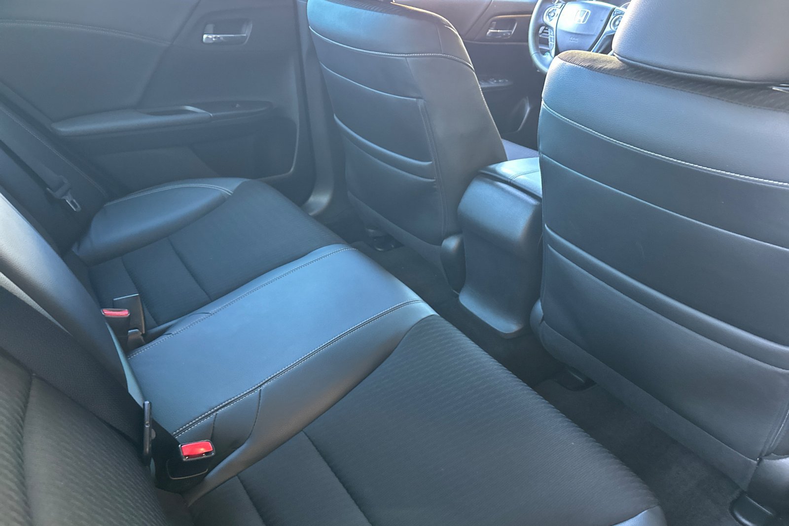 Used 2017 Honda Accord Sport image 29