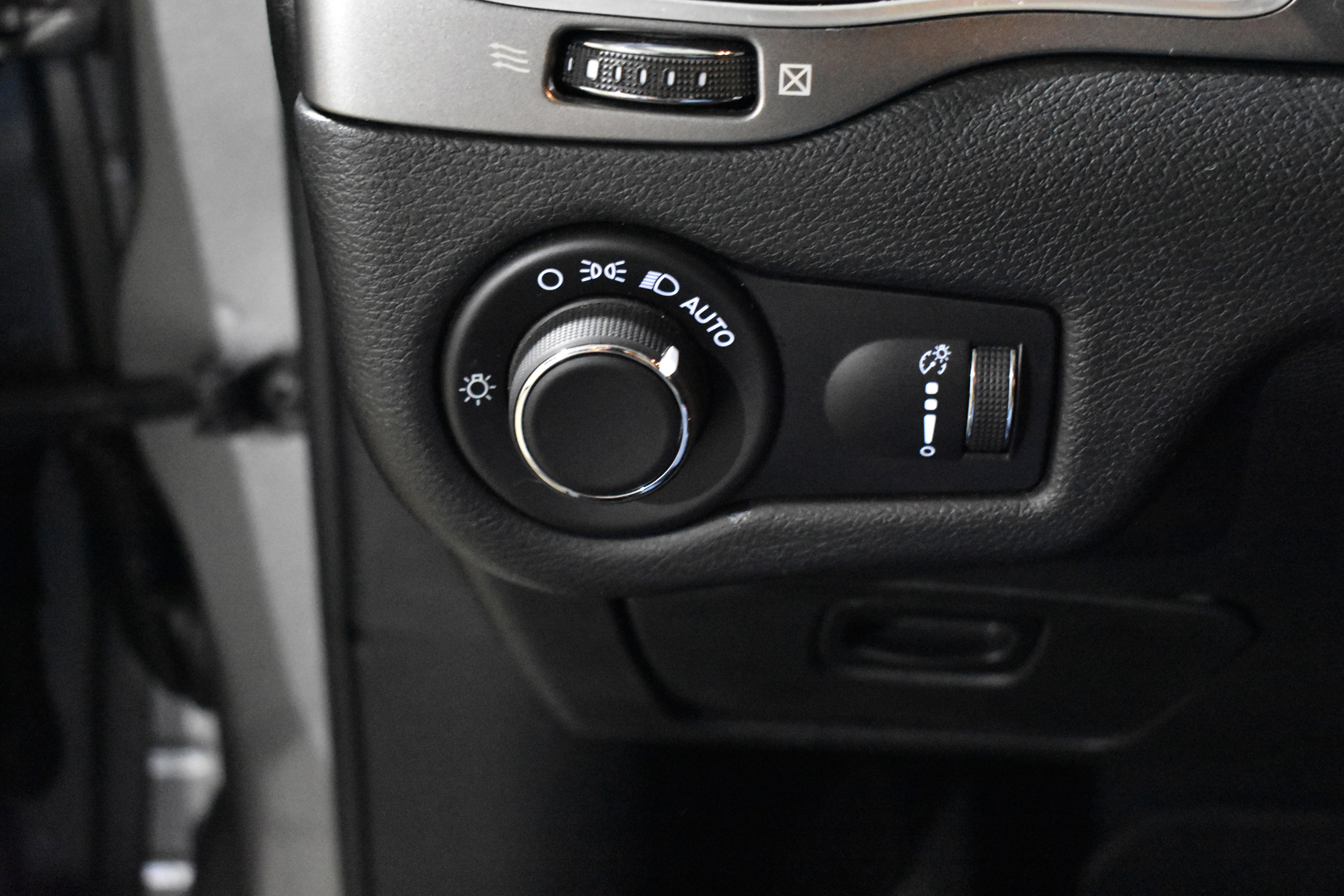 Used 2021 Jeep Cherokee Latitude image 19