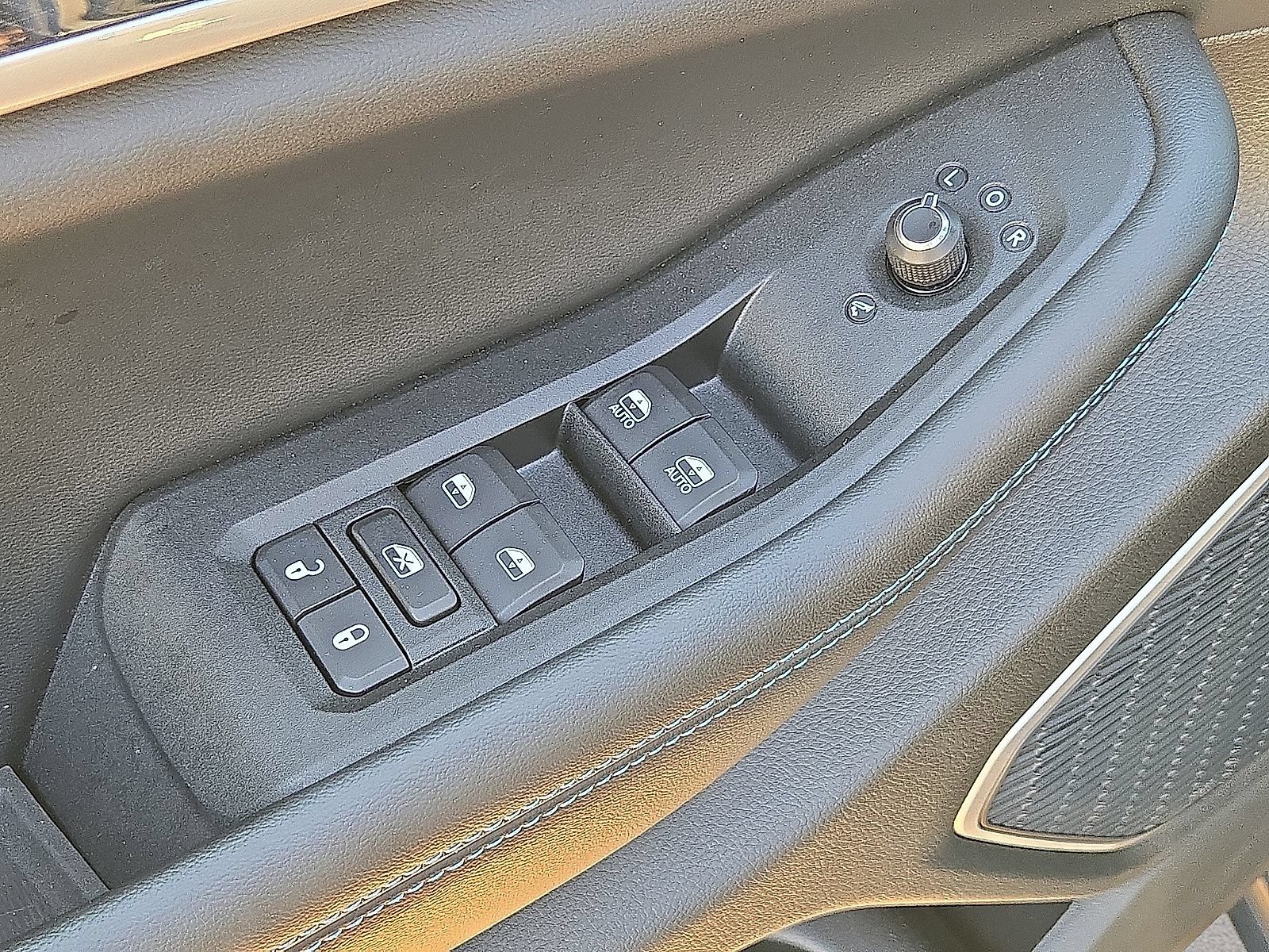 Used 2023 Jeep Grand Cherokee Trailhawk AWD/4WD image 25
